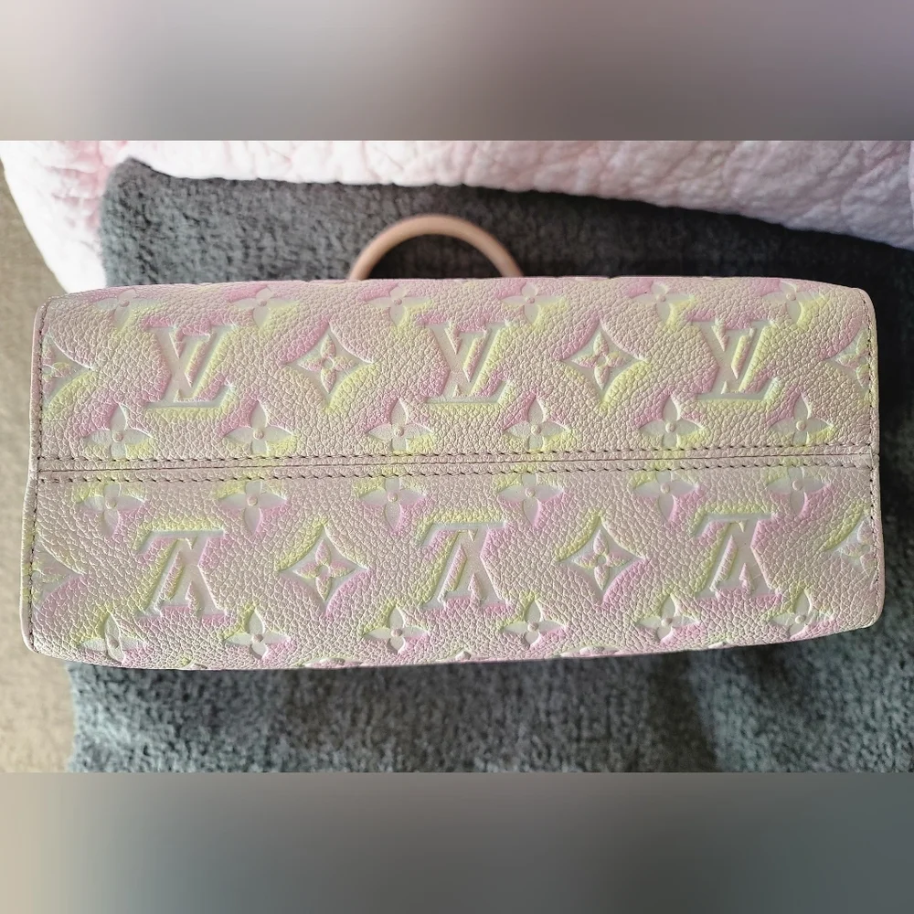 Louis Vuitton Onthego PM Stardust Pink – Empreinte Leather
